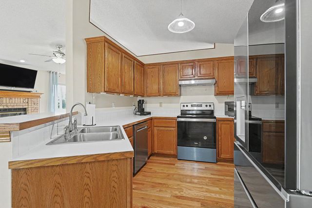 2244 S Rutledge St, Wichita, KS 67209
