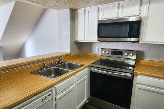 9823 Walnut Street 201, Dallas, TX 75243