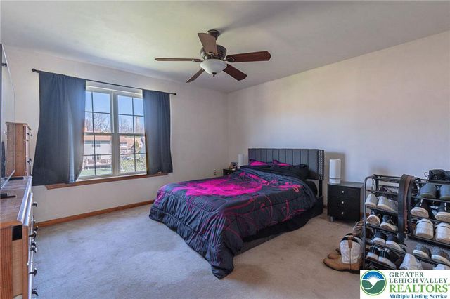 2725 Victoria Lane, Easton, PA 18045
