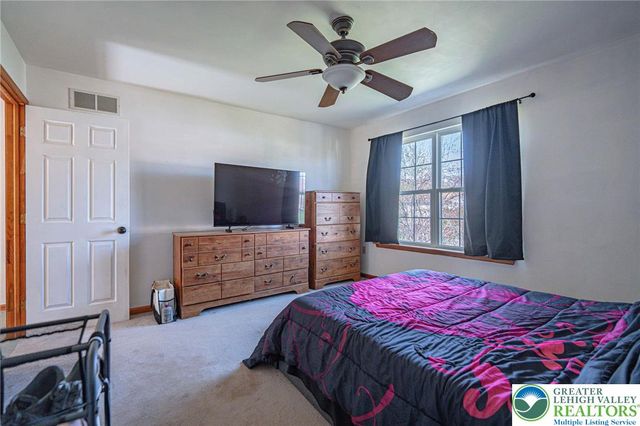 2725 Victoria Lane, Easton, PA 18045