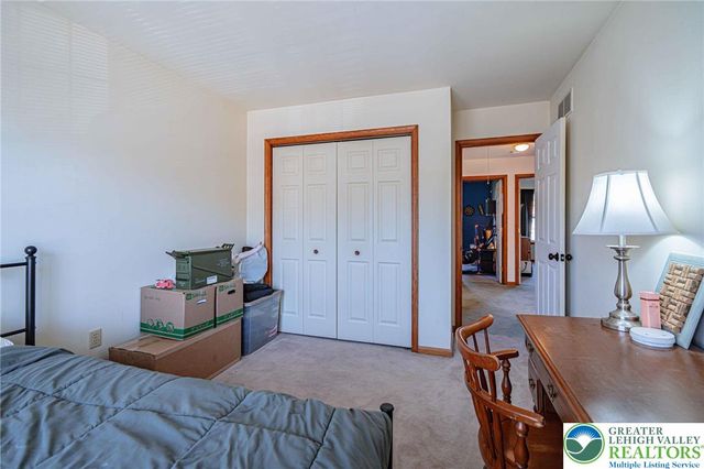 2725 Victoria Lane, Easton, PA 18045