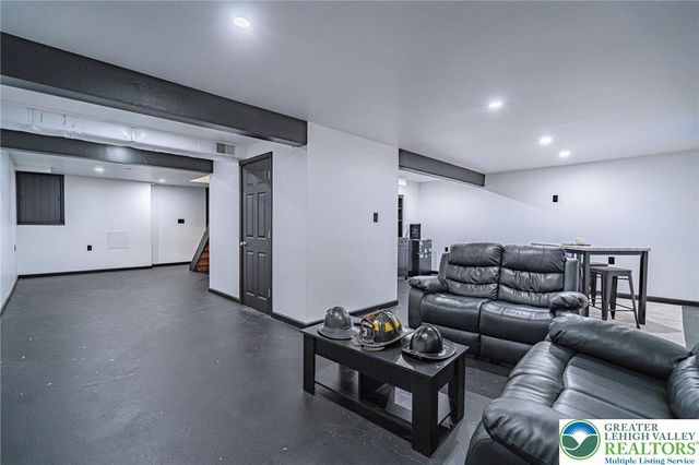 2725 Victoria Lane, Easton, PA 18045