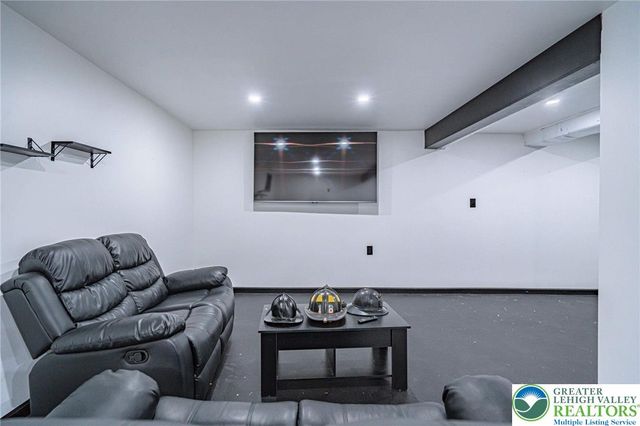 2725 Victoria Lane, Easton, PA 18045