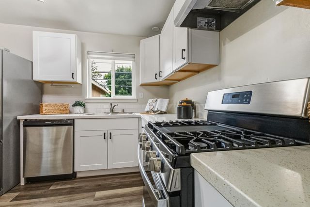 1750 Elmwood Ave, Stockton, CA 95204