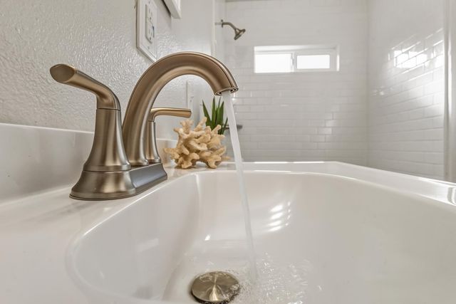 1750 Elmwood Ave, Stockton, CA 95204