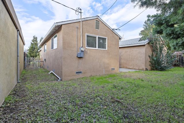 1750 Elmwood Ave, Stockton, CA 95204