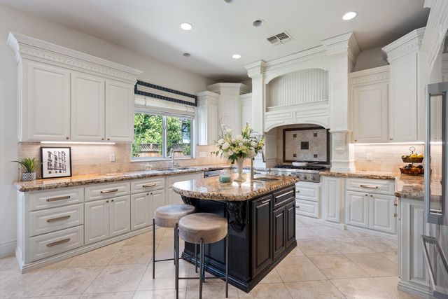 747 Fulton Ave, Sacramento, CA 95825
