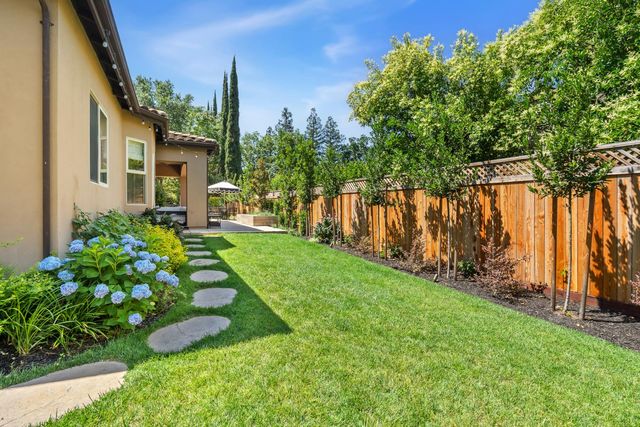 747 Fulton Ave, Sacramento, CA 95825