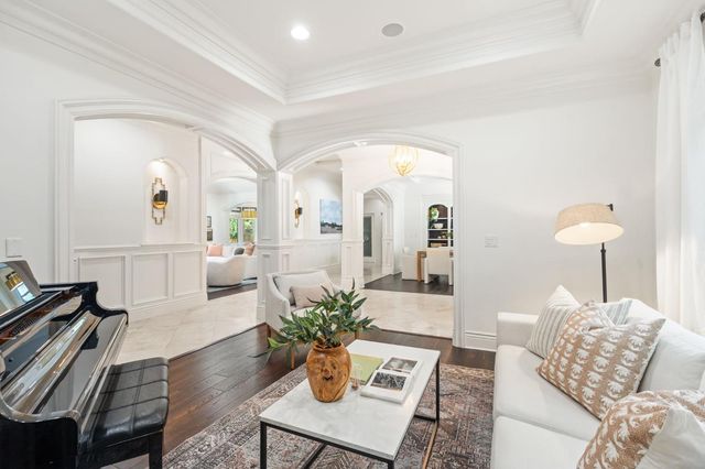 747 Fulton Ave, Sacramento, CA 95825