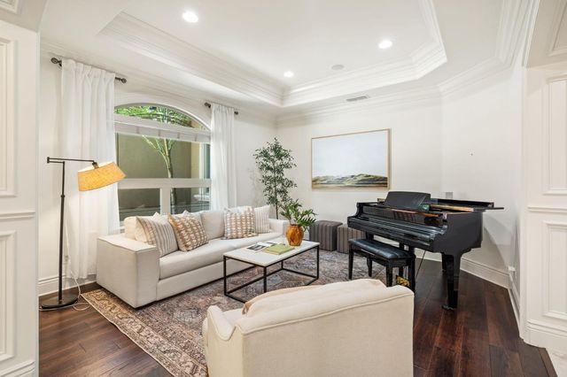 747 Fulton Ave, Sacramento, CA 95825