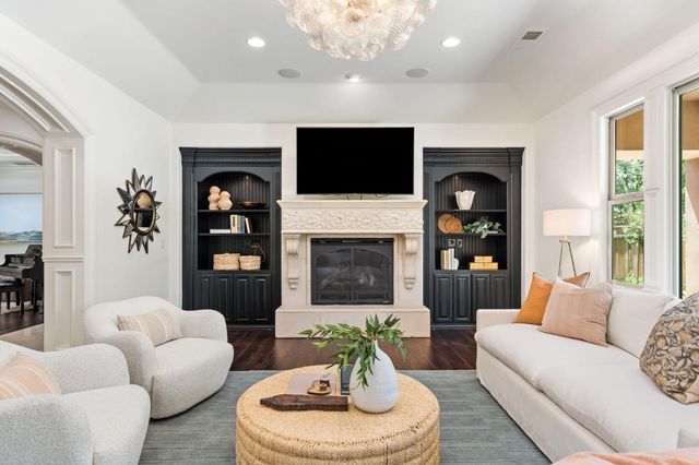 747 Fulton Ave, Sacramento, CA 95825