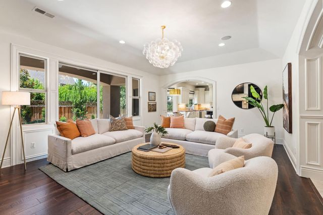 747 Fulton Ave, Sacramento, CA 95825