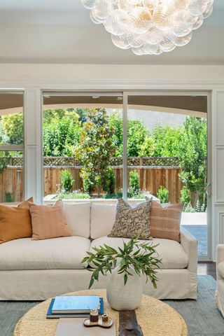 747 Fulton Ave, Sacramento, CA 95825