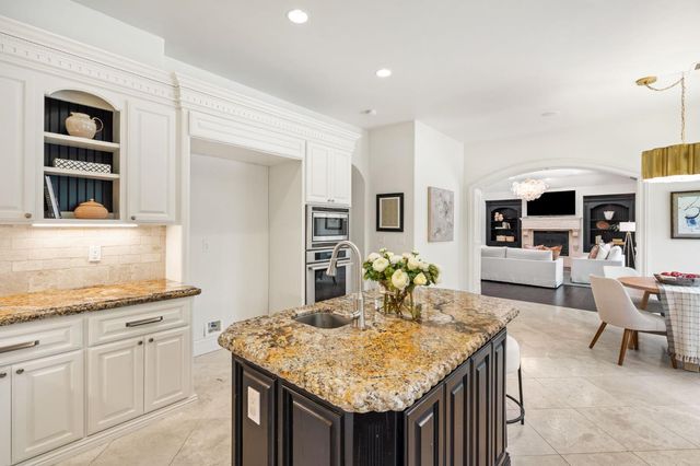 747 Fulton Ave, Sacramento, CA 95825