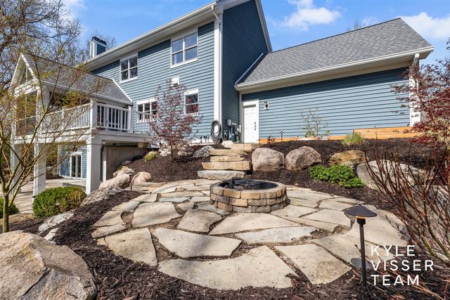 1977 Emerald Glen Court, Ada, MI 49301