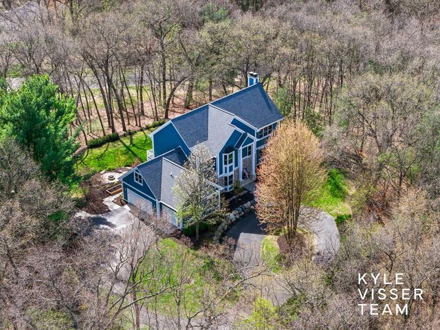 1977 Emerald Glen Court, Ada, MI 49301