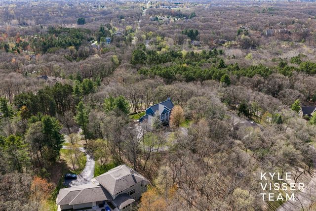 1977 Emerald Glen Court, Ada, MI 49301