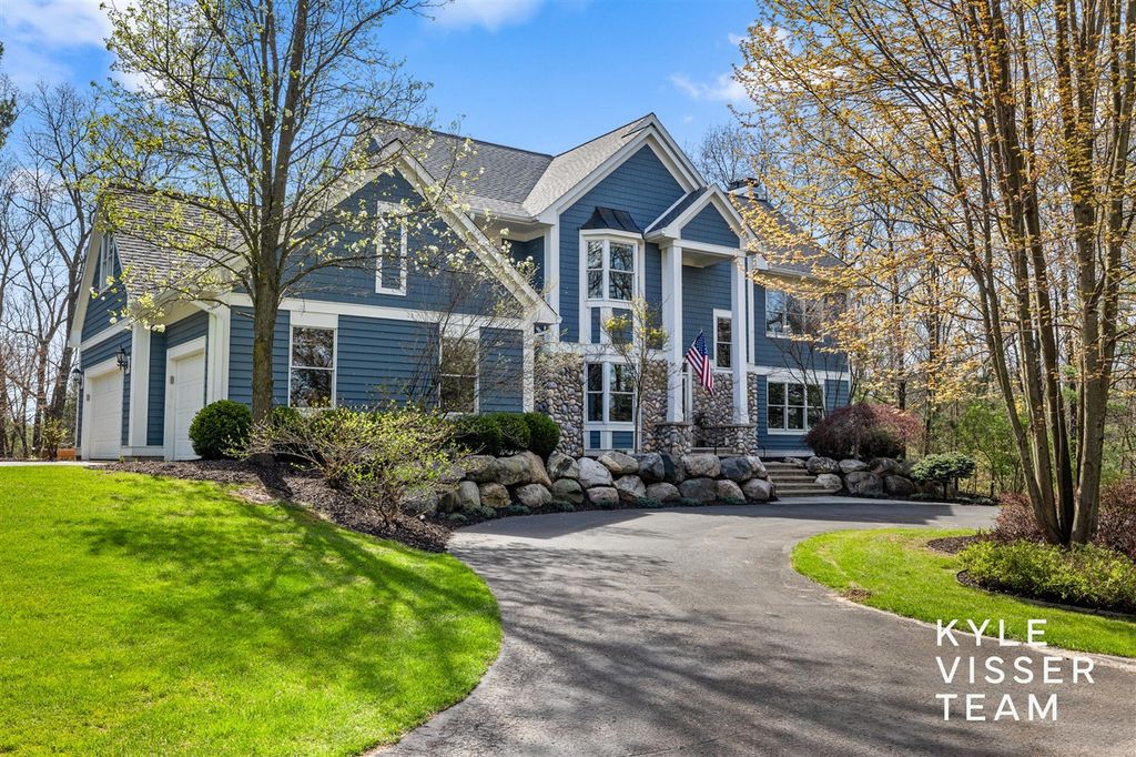 1977 Emerald Glen Court, Ada, MI 49301