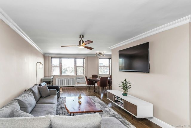 1 Birchwood 5J, Mineola, NY 11501