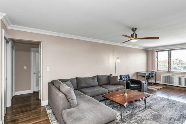 1 Birchwood 5J, Mineola, NY 11501
