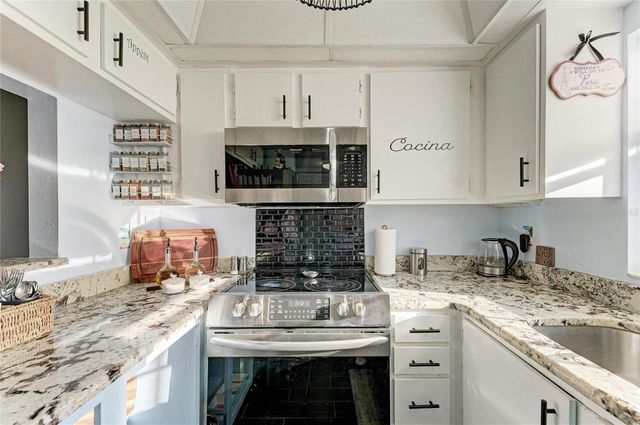 4514 3RD STREET CIRCLE W 327, Bradenton, FL 34207