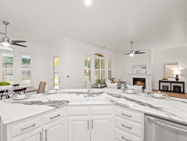 8683 N Richelle Avenue, Fresno, CA 93720