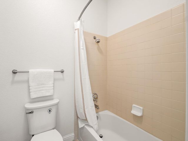 8683 N Richelle Avenue, Fresno, CA 93720