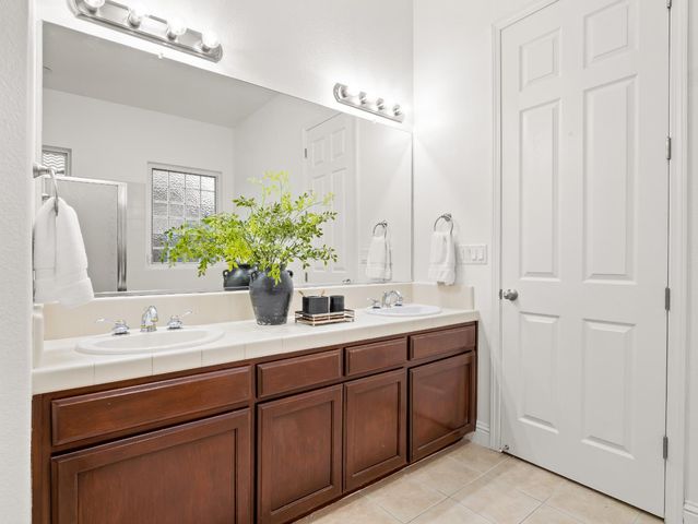 8683 N Richelle Avenue, Fresno, CA 93720