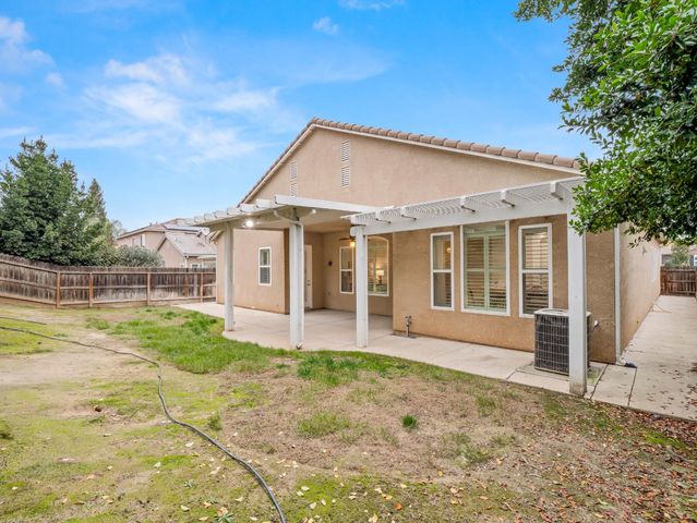 8683 N Richelle Avenue, Fresno, CA 93720