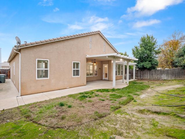 8683 N Richelle Avenue, Fresno, CA 93720