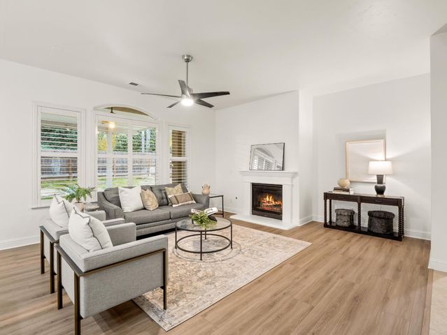 8683 N Richelle Avenue, Fresno, CA 93720