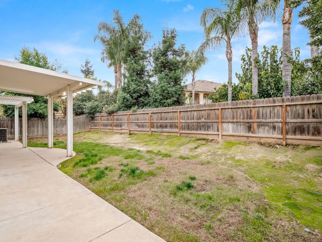 8683 N Richelle Avenue, Fresno, CA 93720
