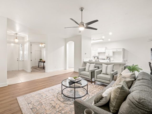 8683 N Richelle Avenue, Fresno, CA 93720