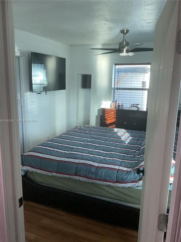 1943 NW 72nd St, Miami, FL 33147