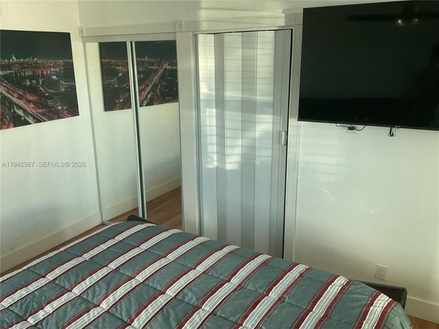 1943 NW 72nd St, Miami, FL 33147