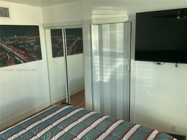 1943 NW 72nd St, Miami, FL 33147