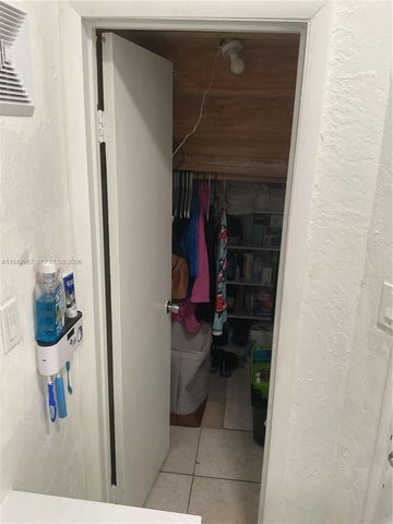 1943 NW 72nd St, Miami, FL 33147