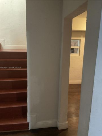 1943 NW 72nd St, Miami, FL 33147