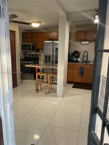 1943 NW 72nd St, Miami, FL 33147