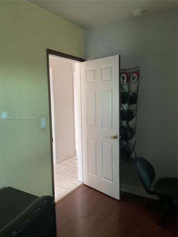 1943 NW 72nd St, Miami, FL 33147