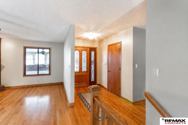 5600 Cloudburst Lane, Lincoln, NE 68521