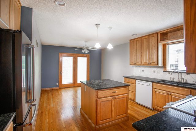 5600 Cloudburst Lane, Lincoln, NE 68521