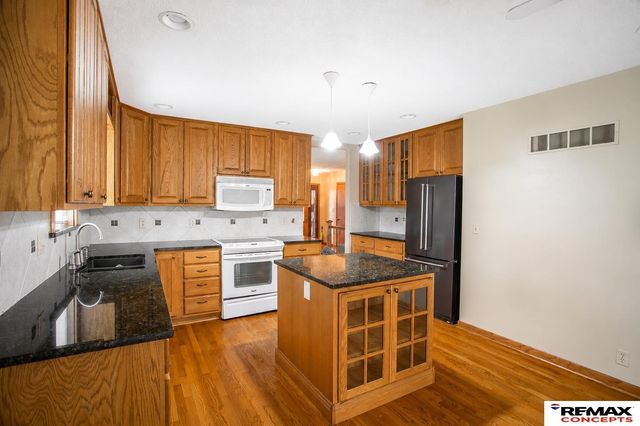 5600 Cloudburst Lane, Lincoln, NE 68521