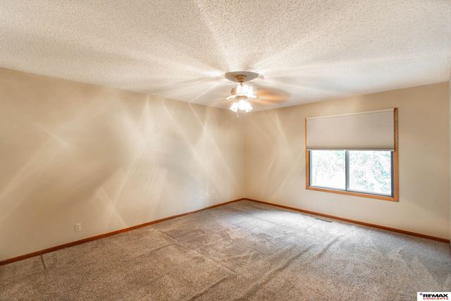 5600 Cloudburst Lane, Lincoln, NE 68521