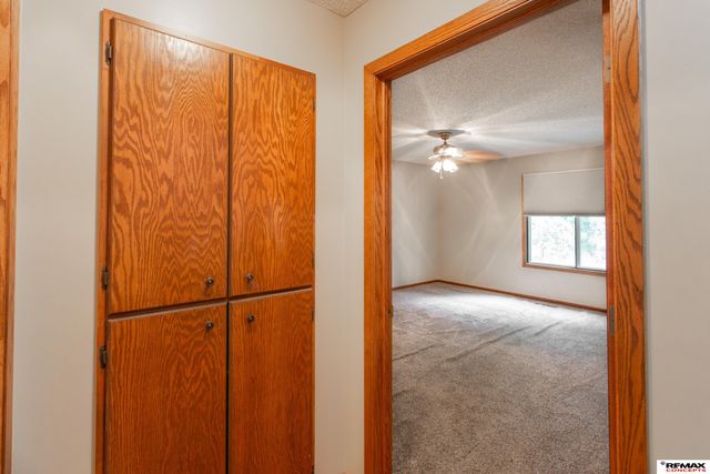 5600 Cloudburst Lane, Lincoln, NE 68521