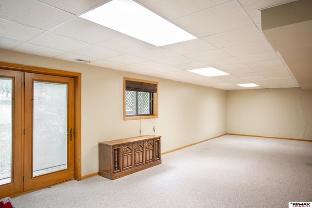 5600 Cloudburst Lane, Lincoln, NE 68521