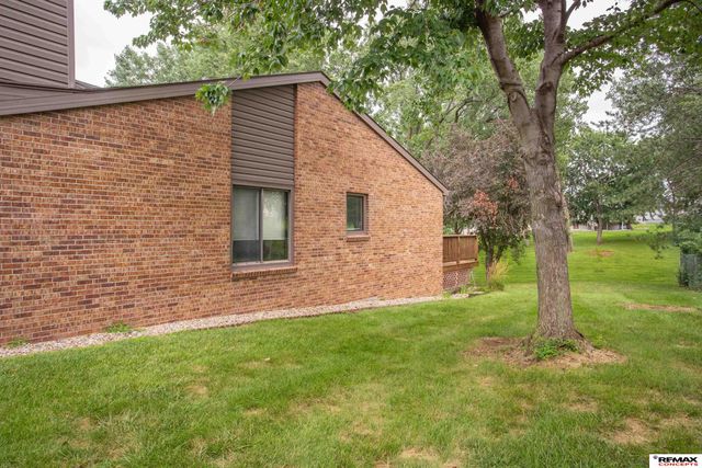 5600 Cloudburst Lane, Lincoln, NE 68521