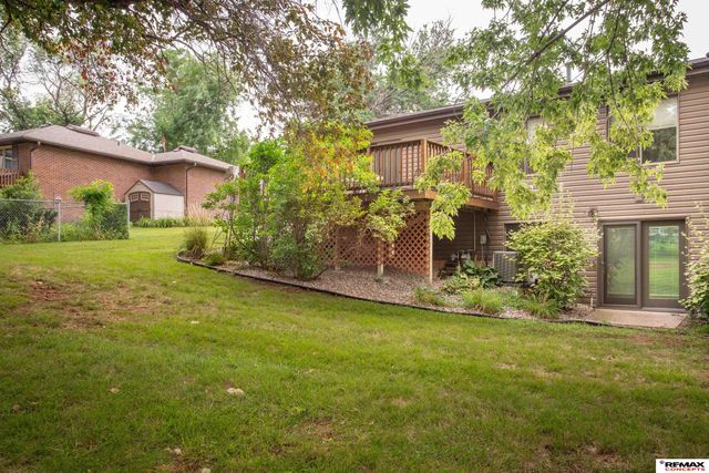 5600 Cloudburst Lane, Lincoln, NE 68521