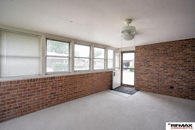 5600 Cloudburst Lane, Lincoln, NE 68521