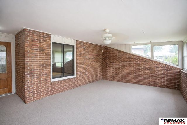 5600 Cloudburst Lane, Lincoln, NE 68521